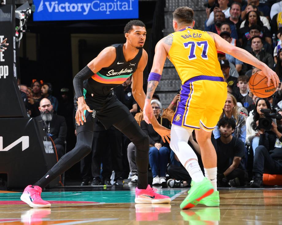 [图]东契奇空砍38+10+10文班亚马16+14 湖人不敌马刺